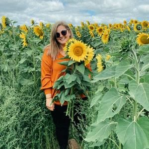 Meet your Posher, Madelaine